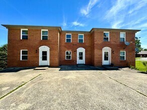 Building Photo - Beautiful Remodeled 2 Bedroom in Richmond!