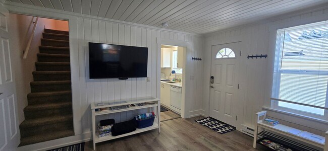 Building Photo - Furnished Listing-213 West 12th St., Port Angeles, WA 98362