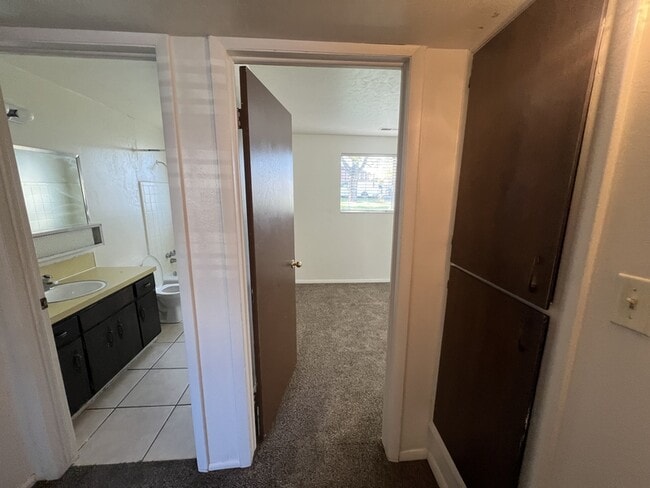 Building Photo - 1540 S 400 E