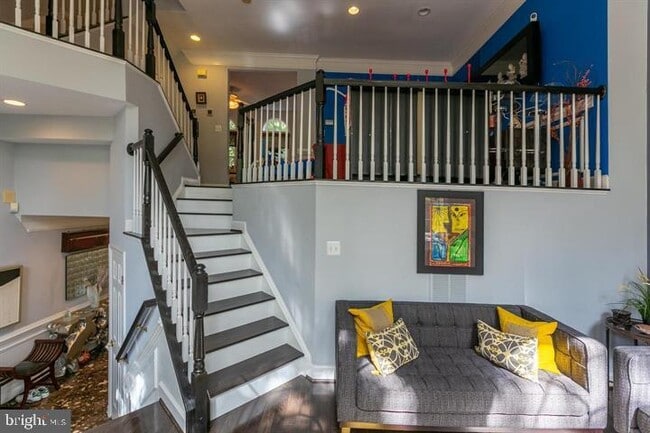 Building Photo - 2519 Gadsby Pl