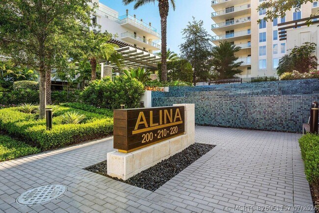 Building Photo - 220 SE Mizner Blvd