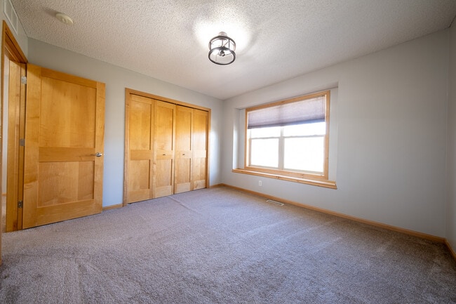 Building Photo - 9726 St Andrews Dr