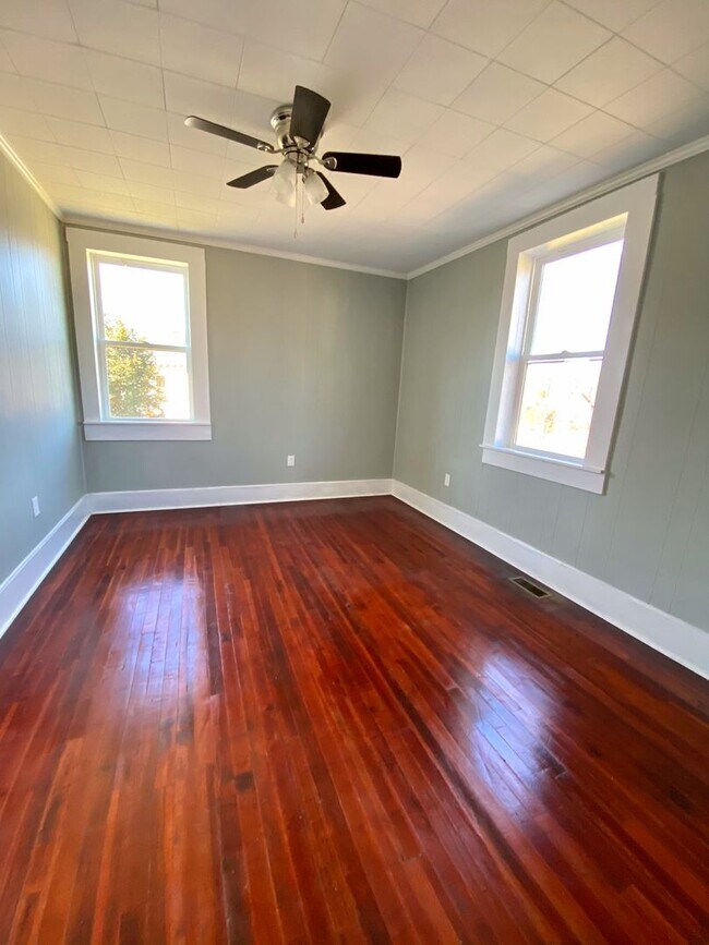 Building Photo - 3 bed/ 2 bath house in Seneca