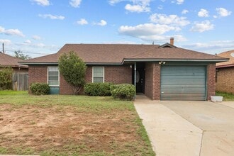 Building Photo - 4722 W Cuthbert Ave