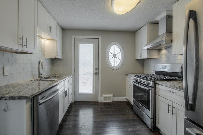 Building Photo - 7728 Walnut St