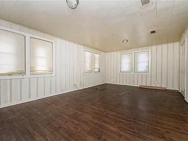 Building Photo - 141 Rosewood Dr