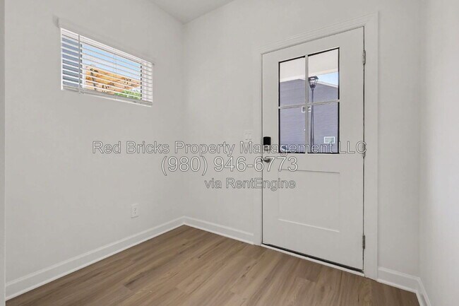 Building Photo - 3125 Ophelia Aly