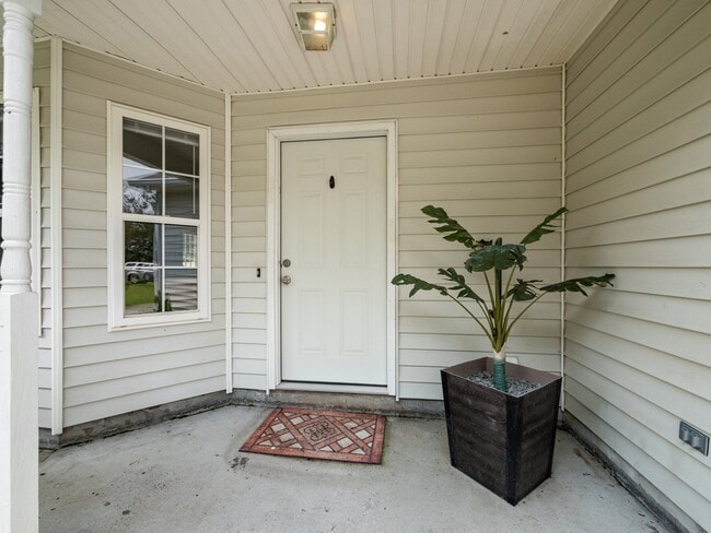 Building Photo - 1212 Gerald Dr