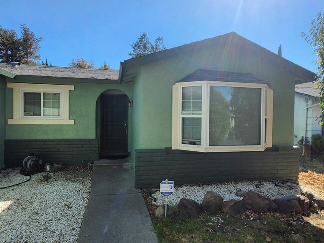 Building Photo - 85 Coral Ln