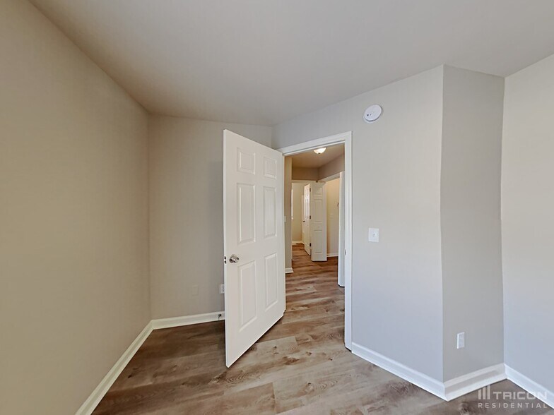 Building Photo - 1437 Aaronwood Dr
