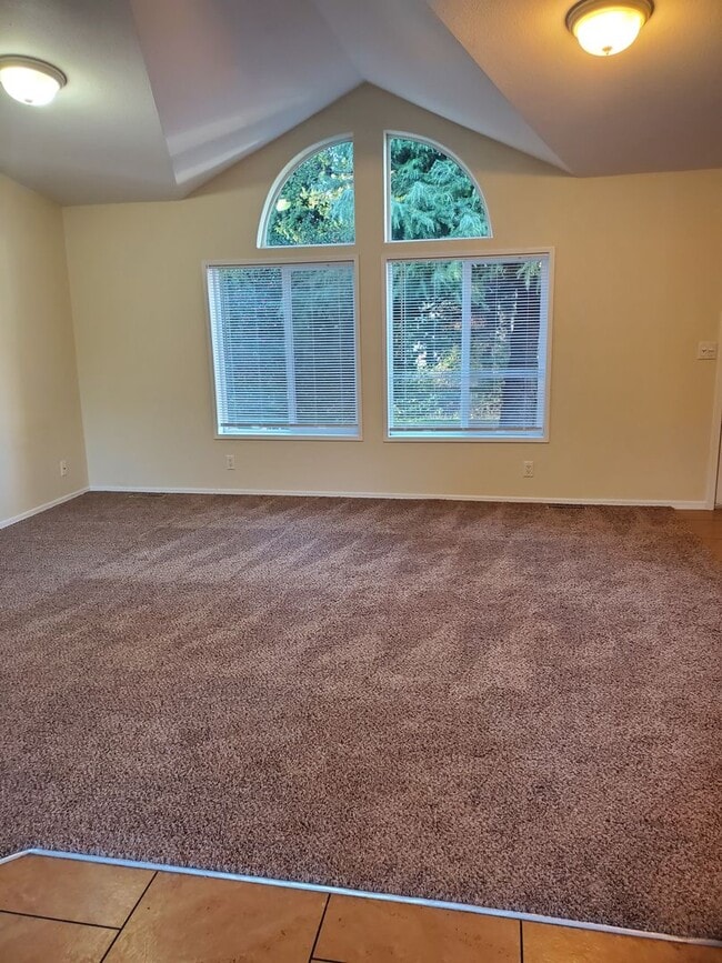 Building Photo - Spacious 3 Bd., 2 Ba near Blaine State Park