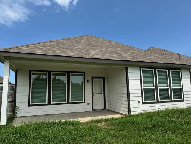 Building Photo - 305 Black Bear Dr