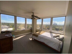 Building Photo - ROOMMATE NEEDED: Spacious 3 bedroom unit in the heart of Capital Hill