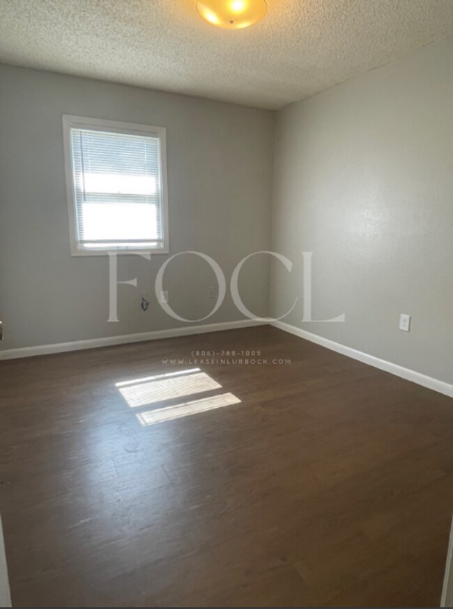 Building Photo - 516 Dowden Rd