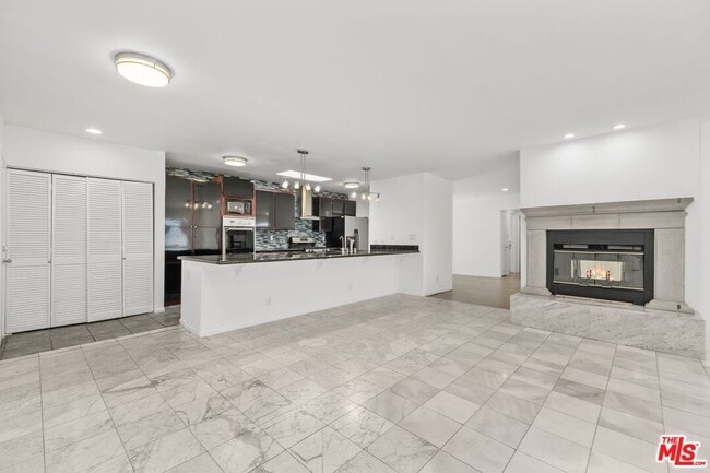 Building Photo - 4442 St Clair Ave