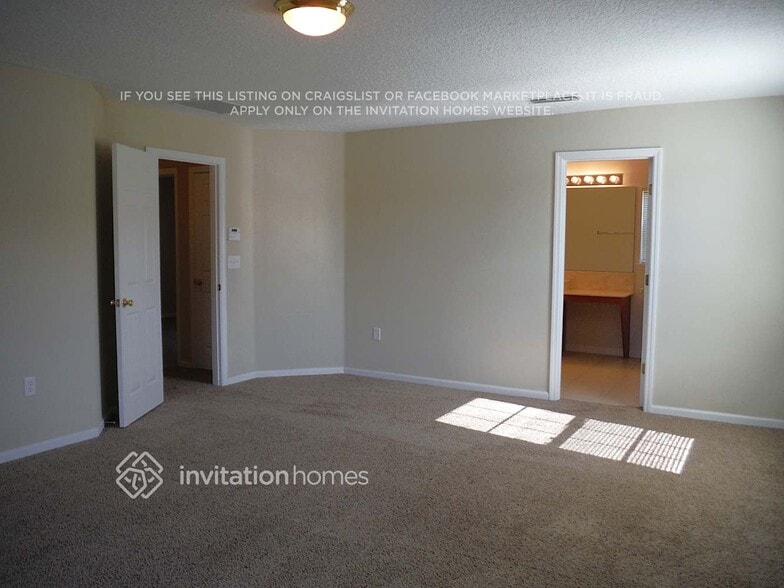 Building Photo - 12341 Deersong Dr