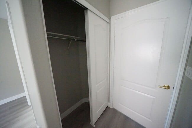 Building Photo - SHOWINGS AVAILABLE NOW