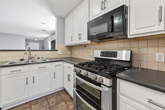 Building Photo - 29603 Golden Vines Ln