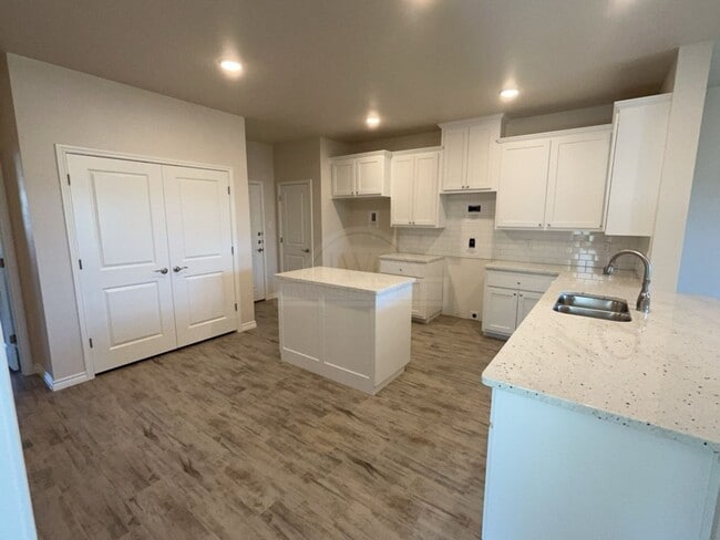 Building Photo - 5102 Rose Petal Ct