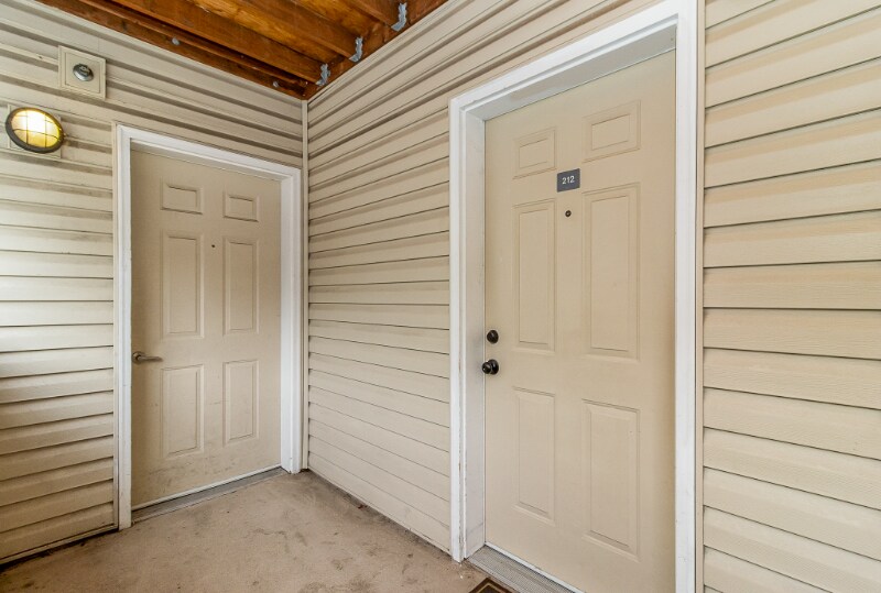 Building Photo - 12040 Bridgeport Way SW