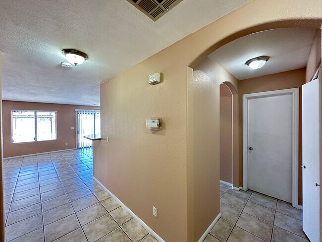 Building Photo - BLUE DIAMOND RANCH