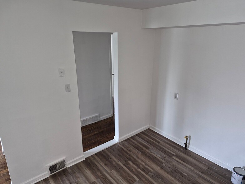 Building Photo - 18884 Bloom St