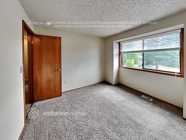 Building Photo - 9919 Zircon Dr SW
