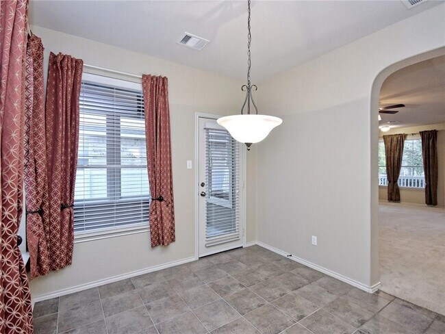 Building Photo - 1005 Big Spring Dr