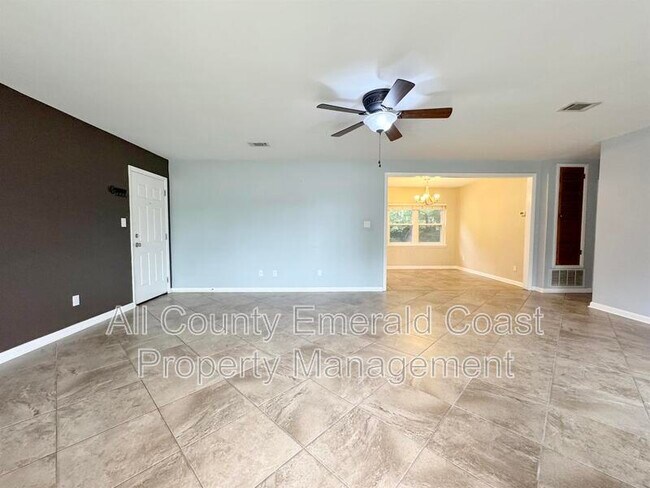 Building Photo - 506 Trenton St