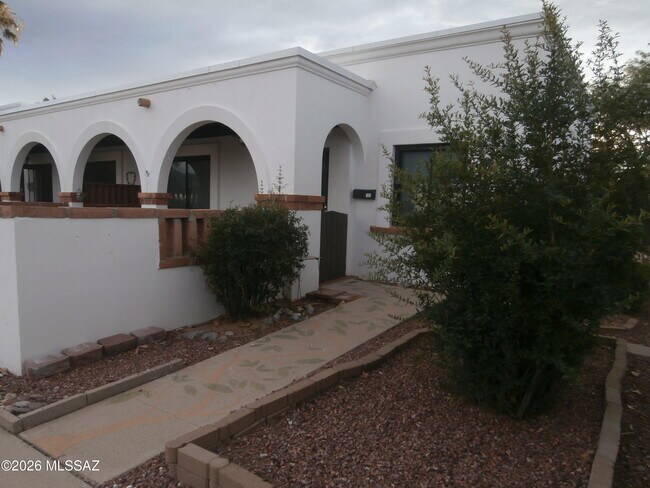 Building Photo - 248 S Paseo Lobo