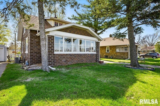 Building Photo - 3110 N Sherwood Ave