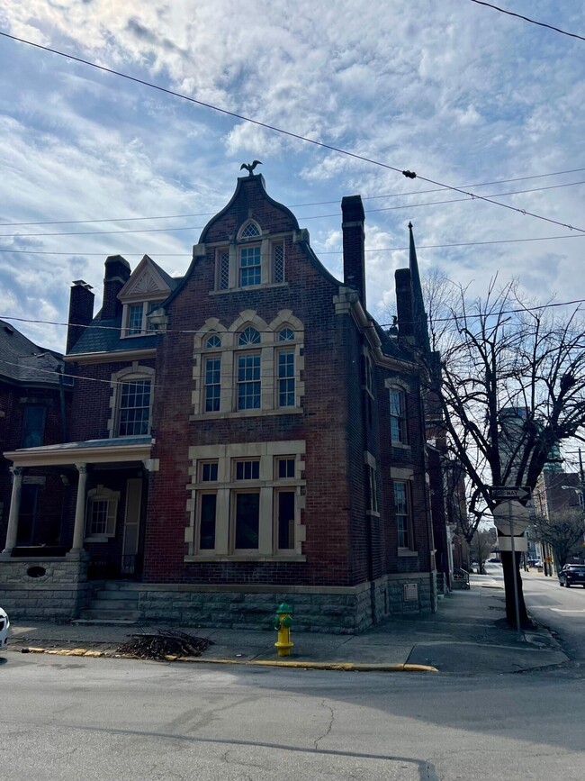 Primary Photo - 238 W 2nd St