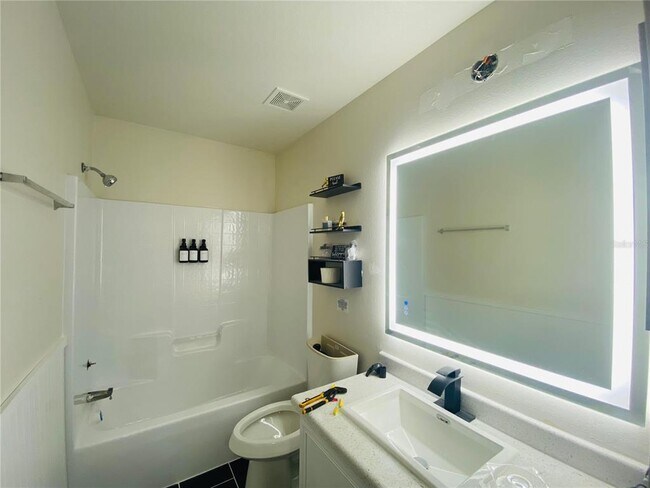 Building Photo - 638 Muskrat Dr