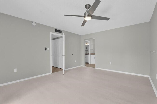 Building Photo - 514 Orange Dr