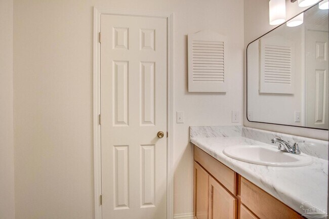 Building Photo - 4631 Northpointe Cir