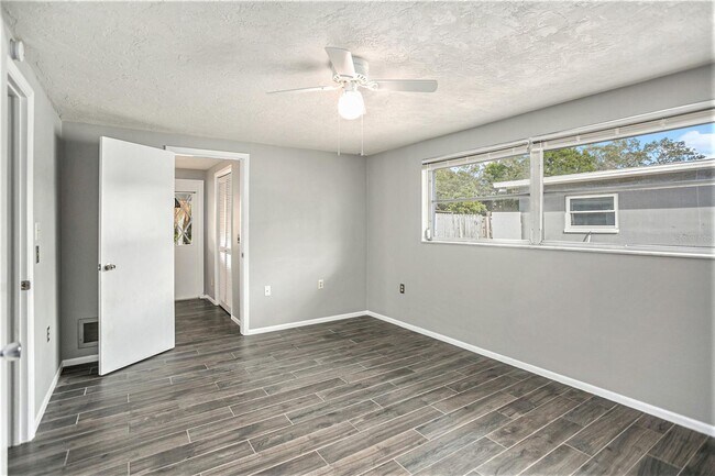 Building Photo - 1109 E Boyer St