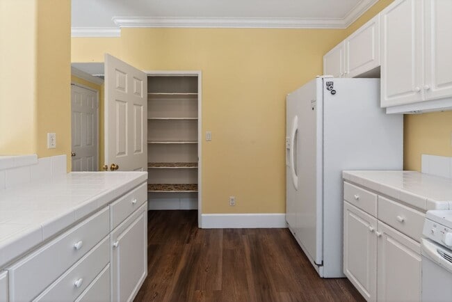 Building Photo - 10009 Kika Ct