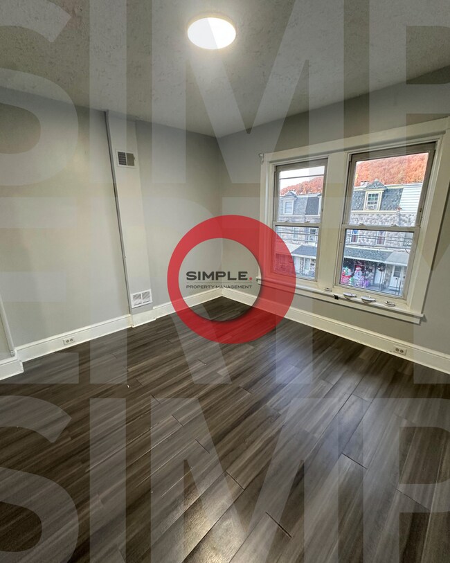 Building Photo - Three Bedroom one bath with off street parking