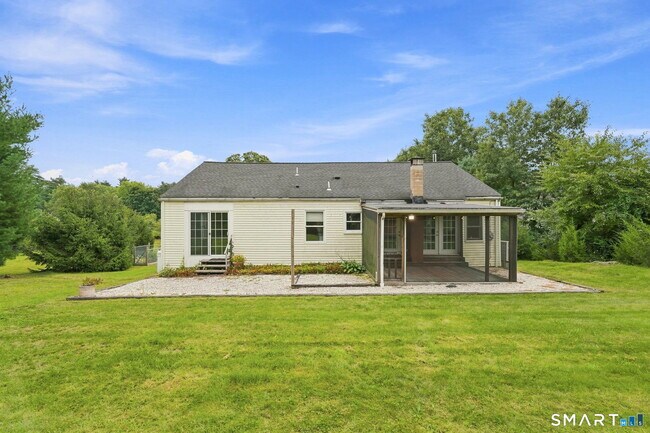 Building Photo - 107 Town Farm Rd