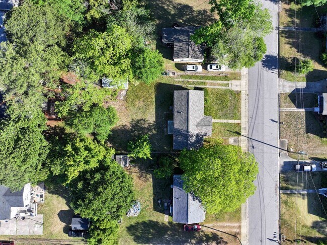 Building Photo - 912 Joyner St