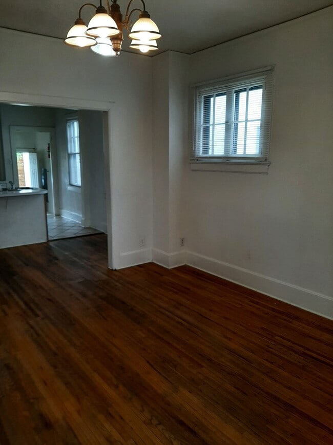 Building Photo - 715 16th St