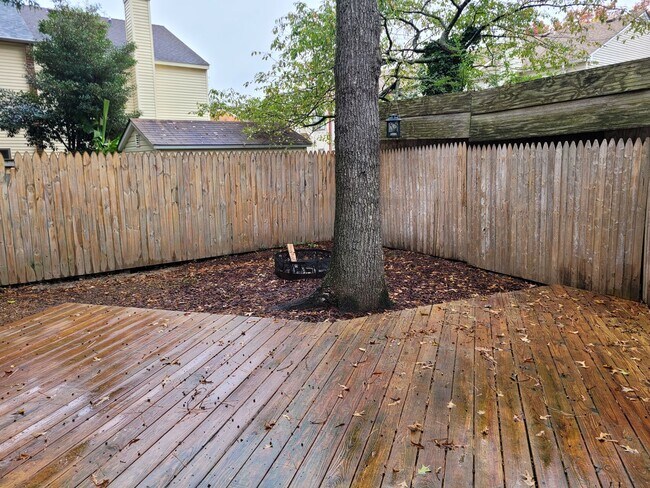 Building Photo - REAGAN WOODS Cul-De-Sac Home