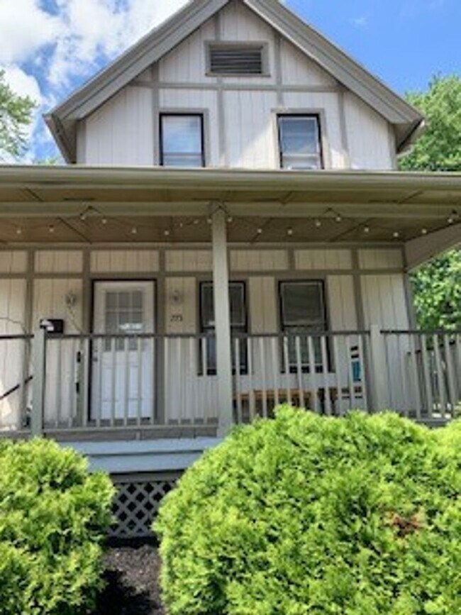 Building Photo - 773 South Ave