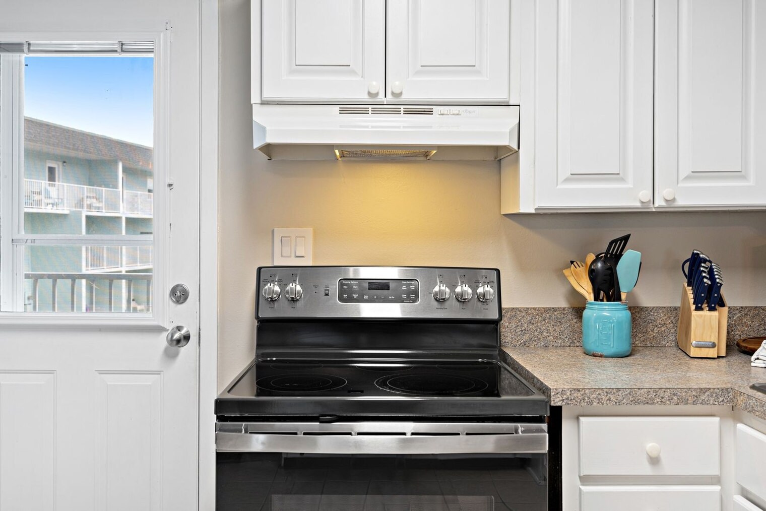 Building Photo - 215 Venus Ct