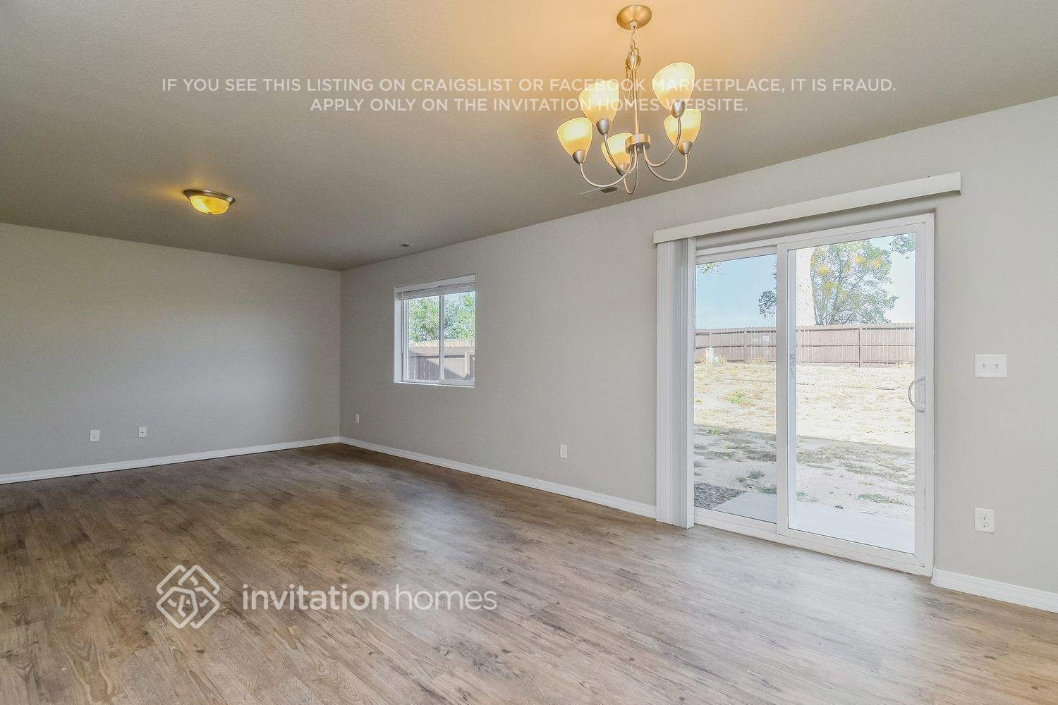 Building Photo - 3614 Saguaro Cir