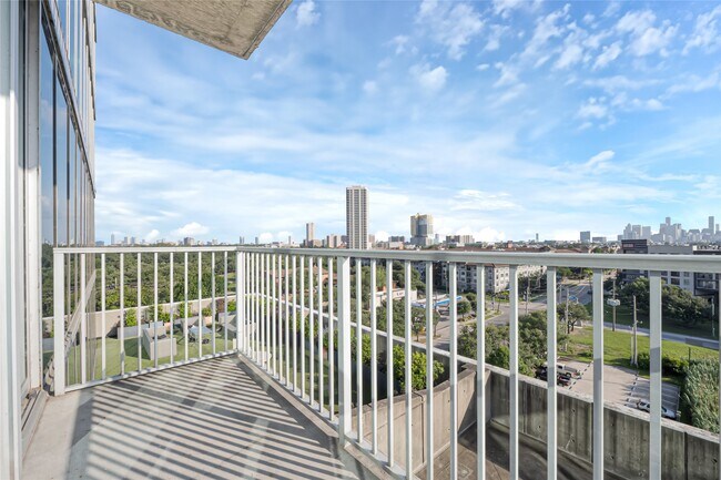 Building Photo - 5925 Almeda Rd