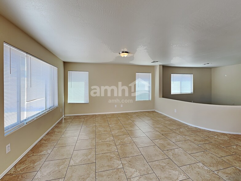 Building Photo - 25768 W Ashley Dr