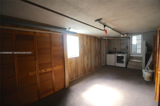 Building Photo - 609 Puerta Ave