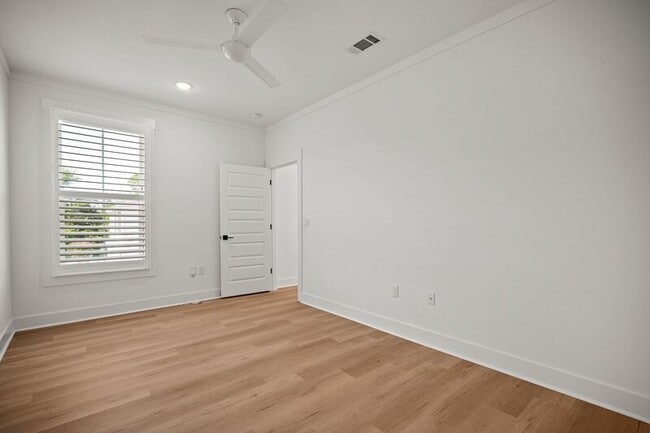 Building Photo - 440 S F St