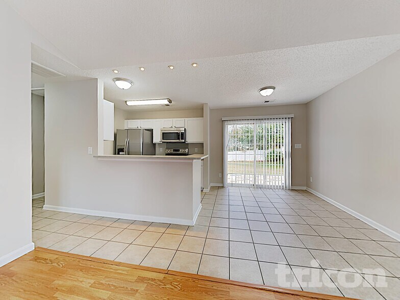 Building Photo - 107 Everett Park Dr